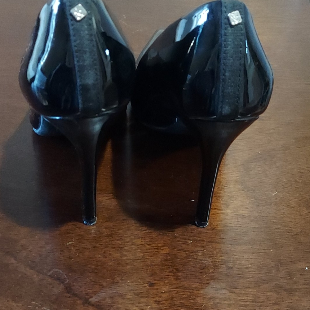 Shoes - Picture 5 of 6